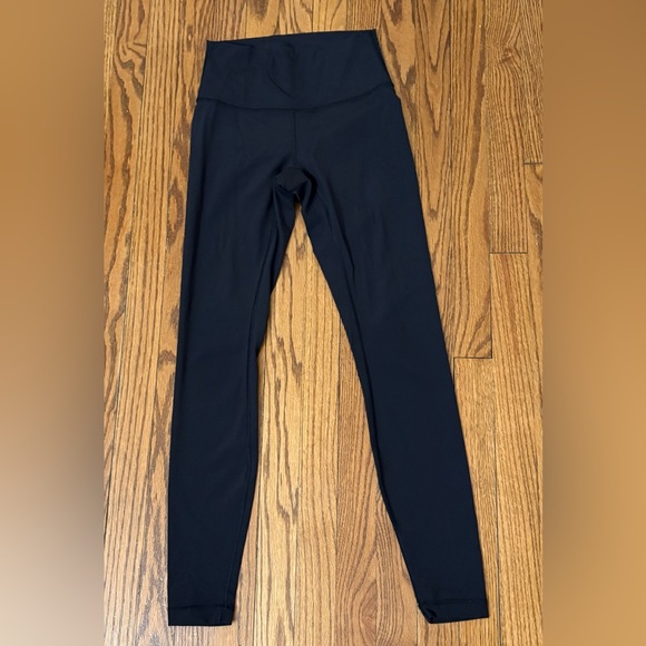 Lululemon Wunder Under Hi-Rise
Tight (Full-On Luxtreme 28")
Black
Size 4 - Picture 7 of 10